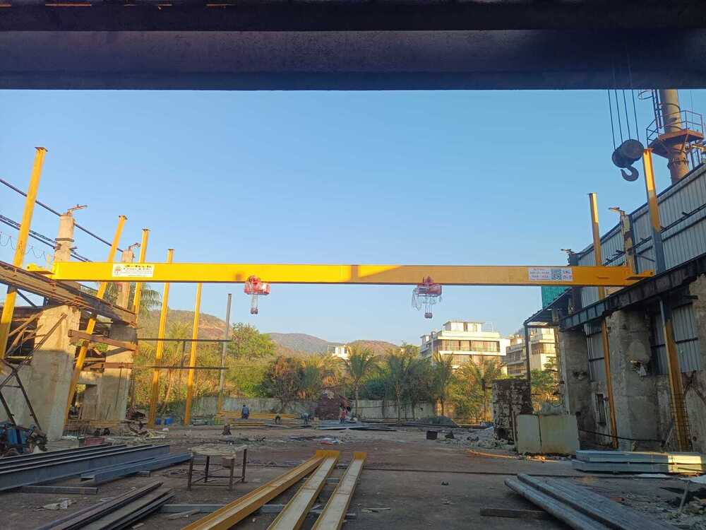 Single Girder Eot Crane - Stainless Steel/iron, Customized Size , Cabin Control With Emergency Stop And Limit Switch Features