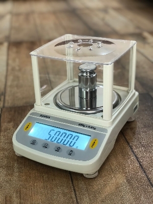 Paper Gsm Testing Machine - Accuracy: 99.9 %