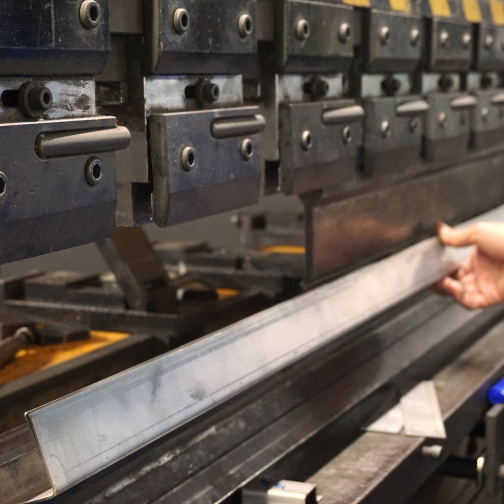 Sheet Metal Channel - Dimension (L*W*H): 3 M Length A Width 25A 100 Mm A Height 15A 50 Mm Millimeter (Mm)