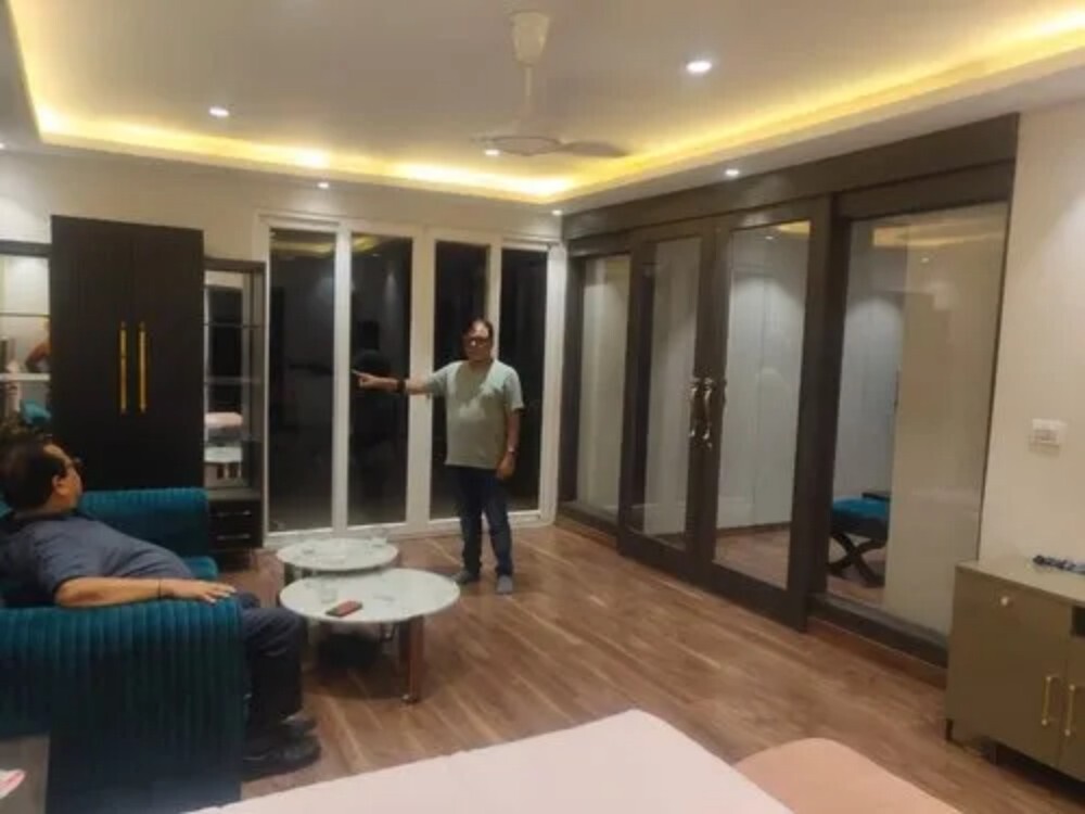 Rooftop Porta Cabins - Color: Gray