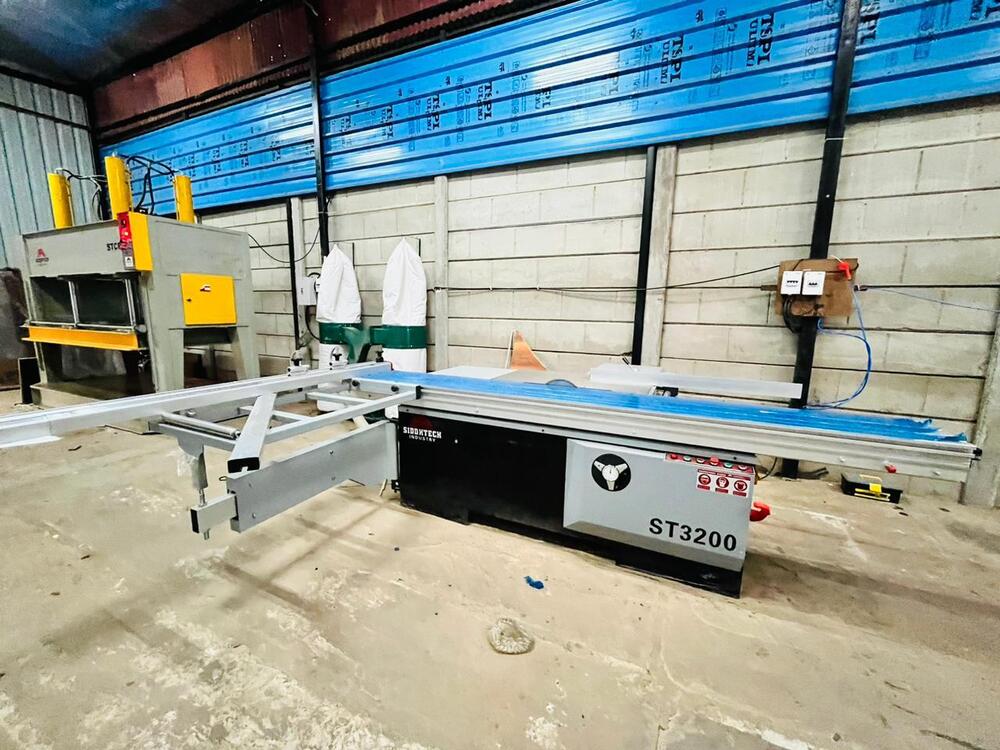 Sliding Table Panel Saw