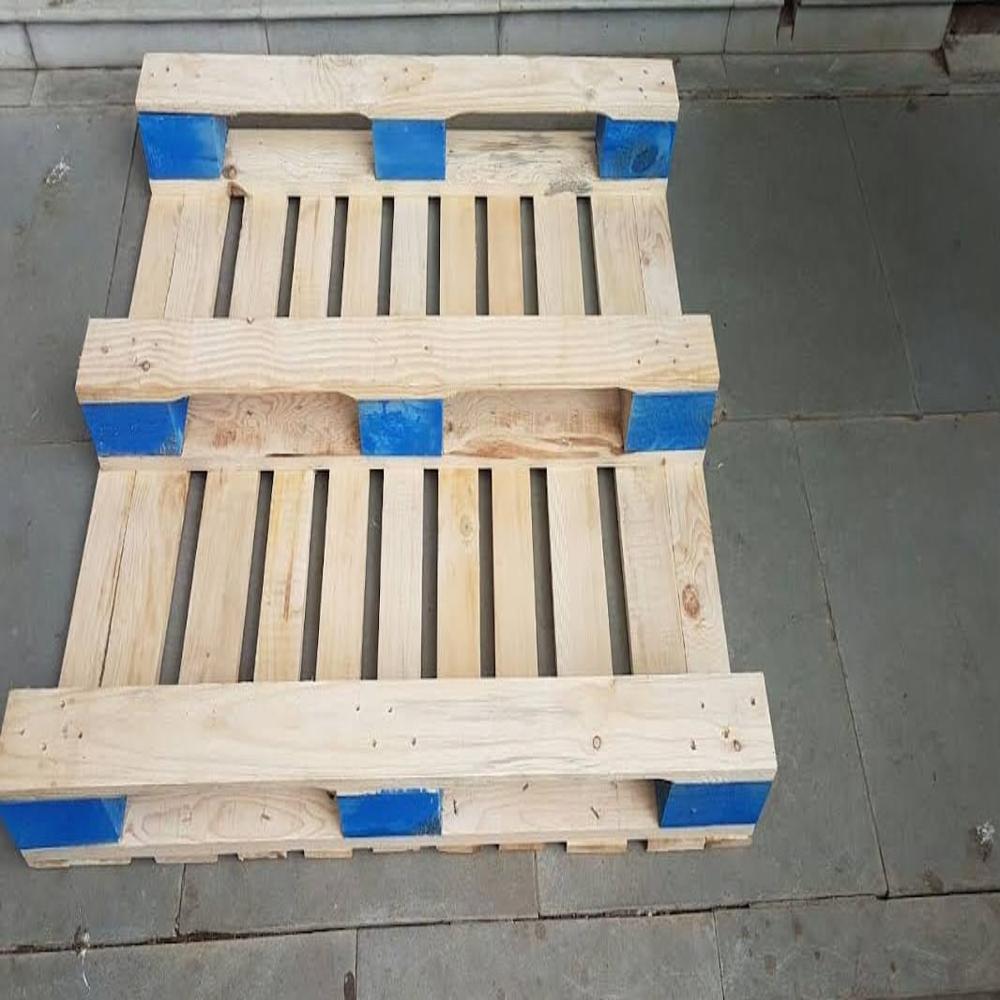 Heat Treated Pallets - Color: Brown