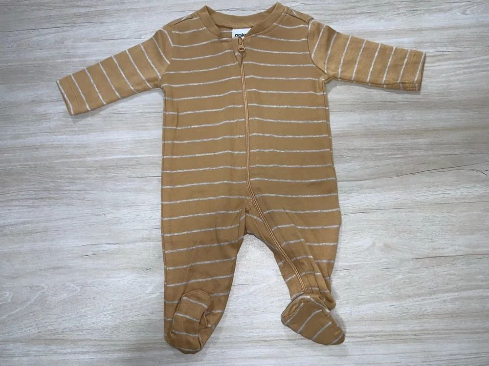 Knitting Baby Suit