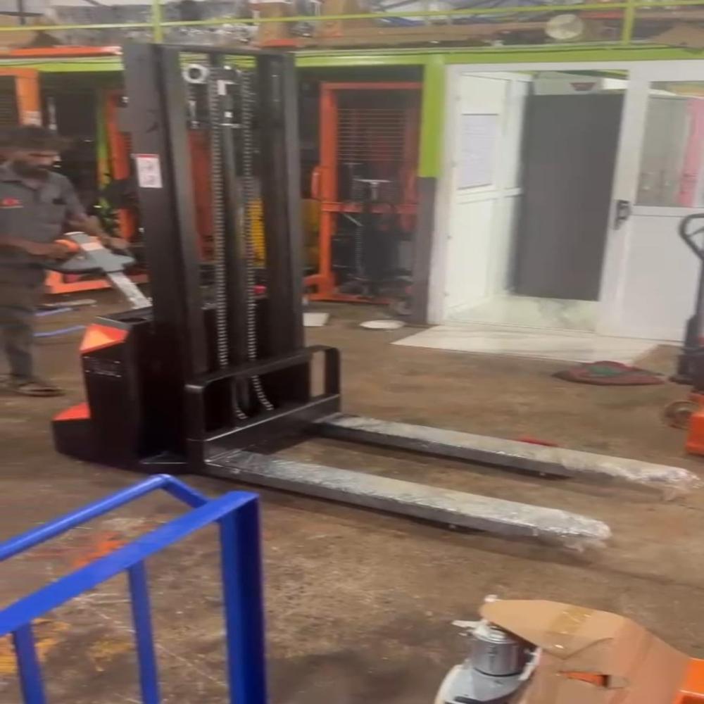 Fully Electric Stacker