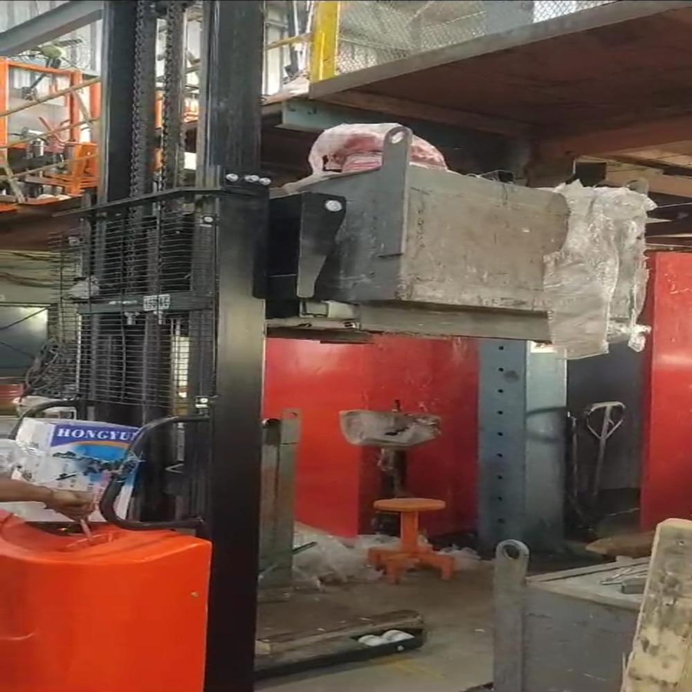 Fully Electric Stacker