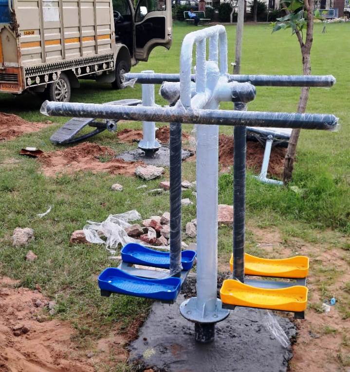Outdoor Double Leg Press Machine