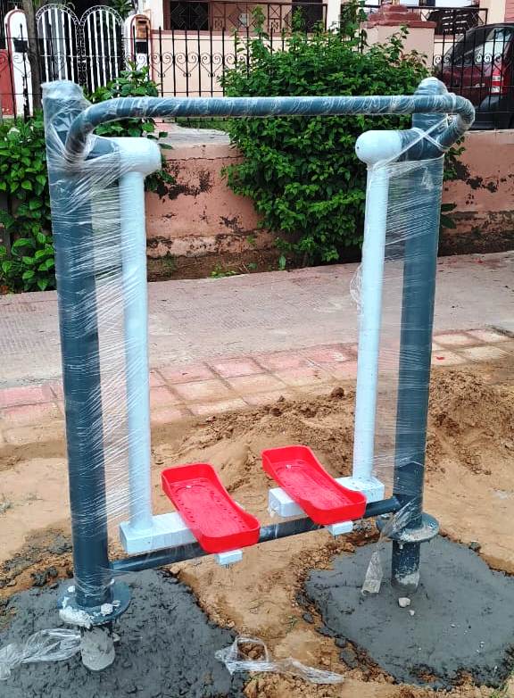 Outdoor Double Leg Press Machine