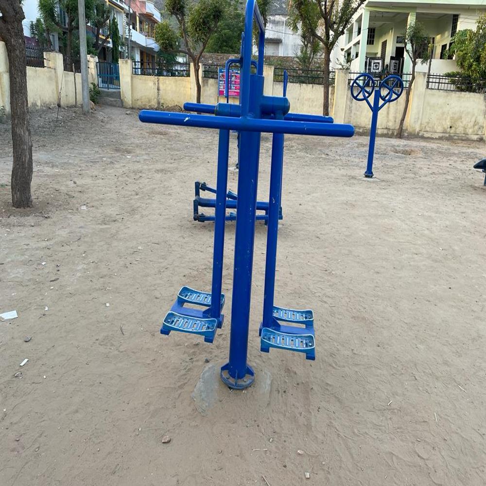 Outdoor Double Leg Press Machine