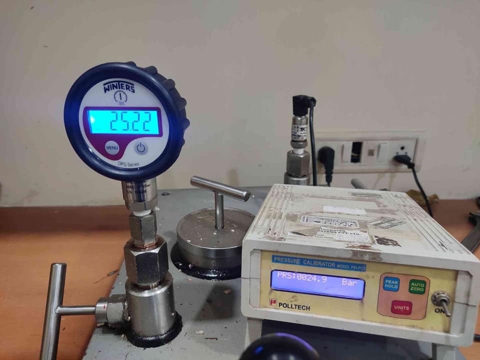 Winters Canada Digital Pressure Gauge MODEL - DPG219 RANGE - 0-1000 PSI