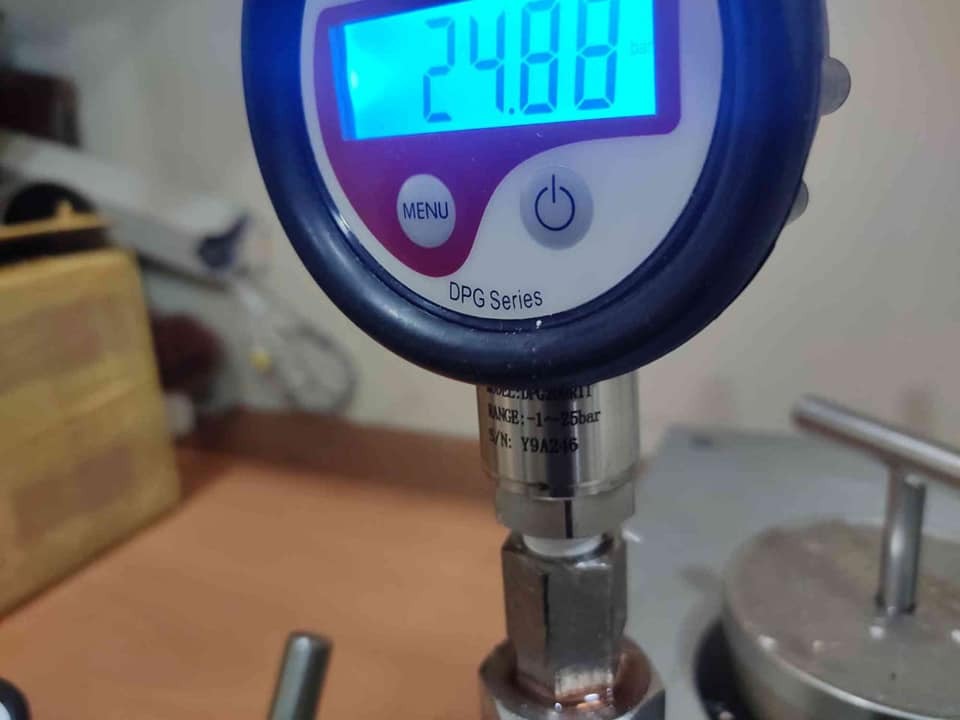 Winters Canada Digital Pressure Gauge MODEL - DPG219 RANGE - 0-1000 PSI