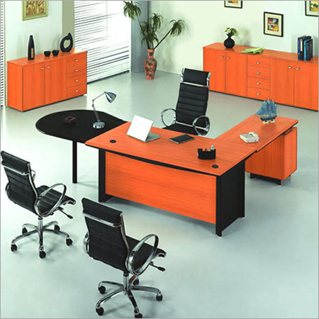 कार्यकारी टेबल