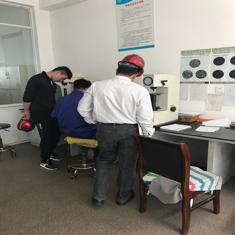 Oval shape seamless steel tube