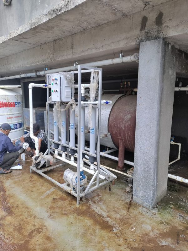 Ultrafiltration System - Color: White