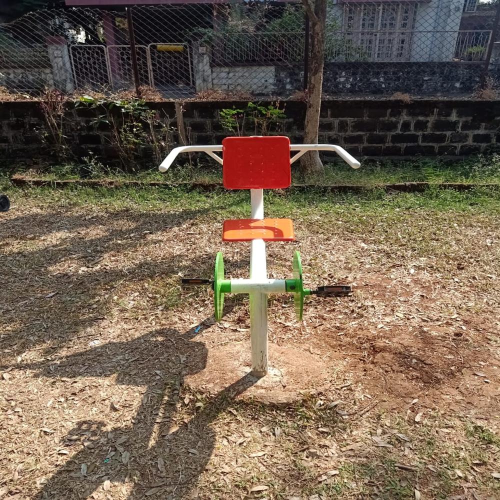 Cycling Outdoor Gym - Color: Multicolored