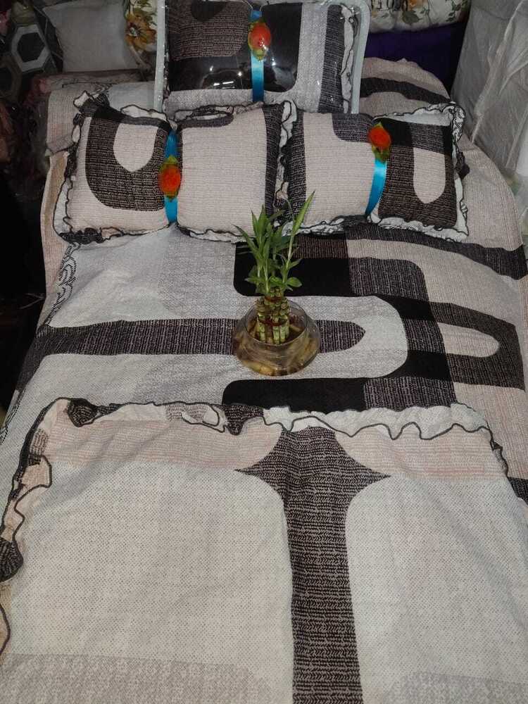 Printed Eclairs Bed Comforter 4 Pcs Set