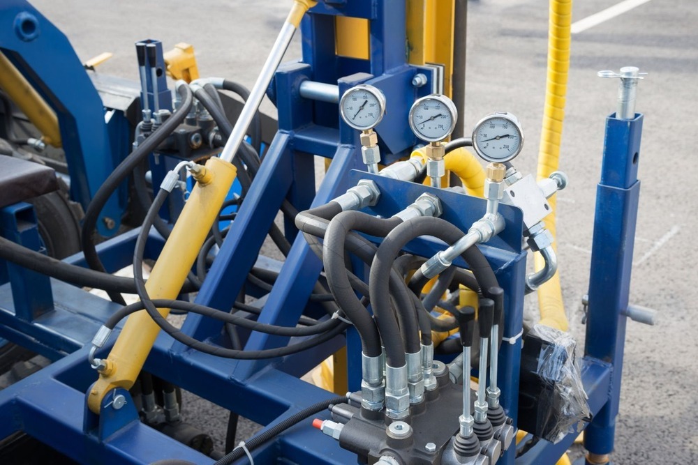 Hydraulic Tube Fitting System And Control Panel Of Lifting Mechanism - Color: Black