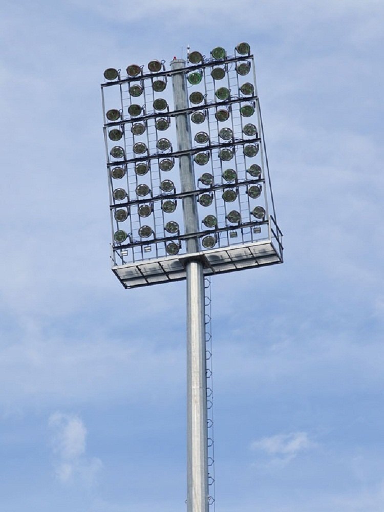 Stadium Mast Pole - Color: White