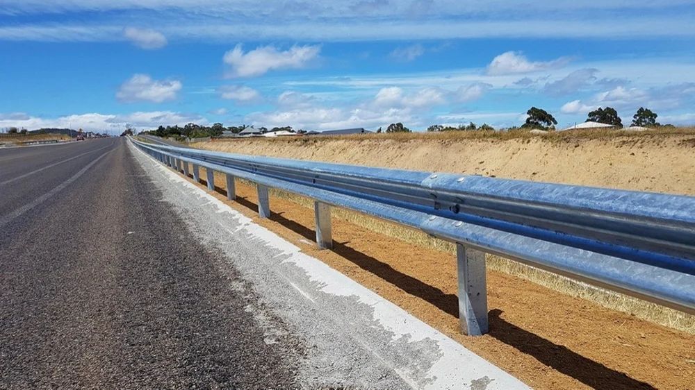Single Side Single Thrie Beam Crash Barrier