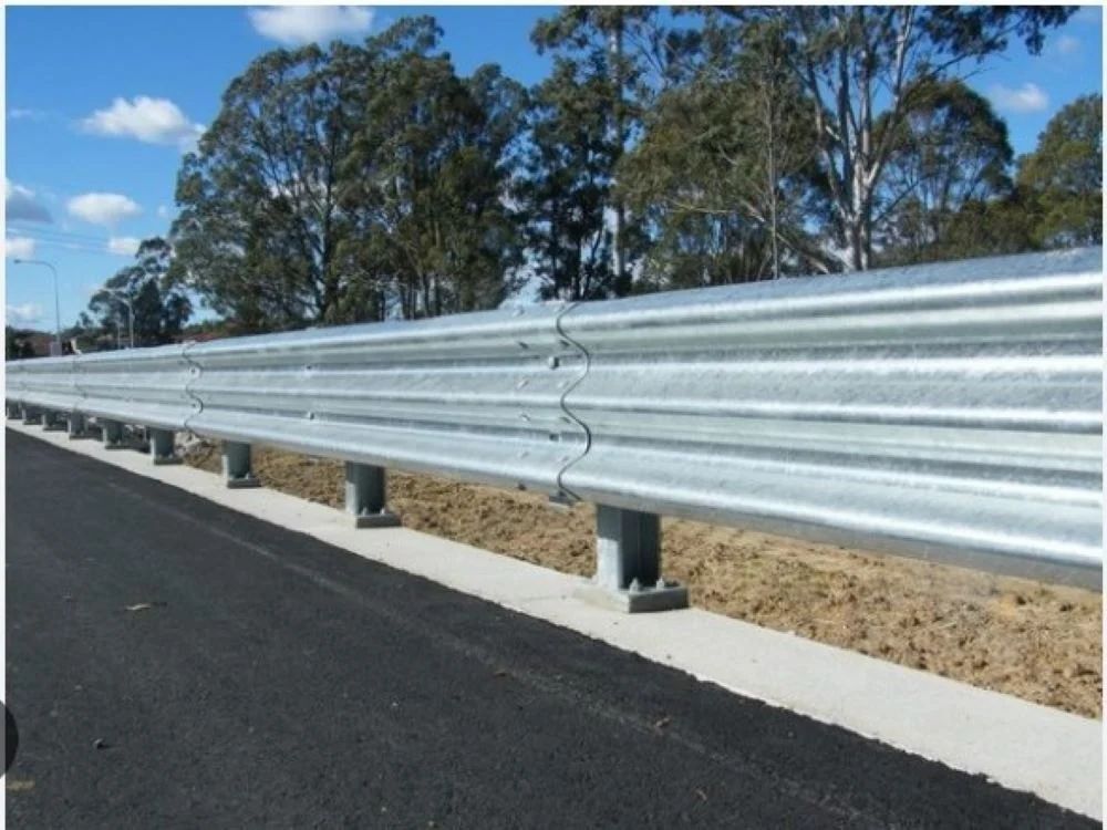 Single Side Single Thrie Beam Crash Barrier
