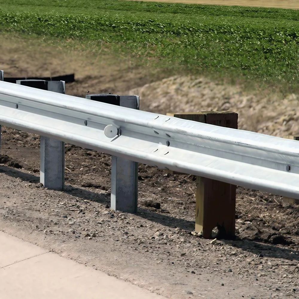 Single Side Single Thrie Beam Crash Barrier