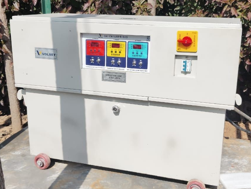 60kva Oil Cooled Servo Voltage Stabilizer 3 Phase - Features: Good Quality