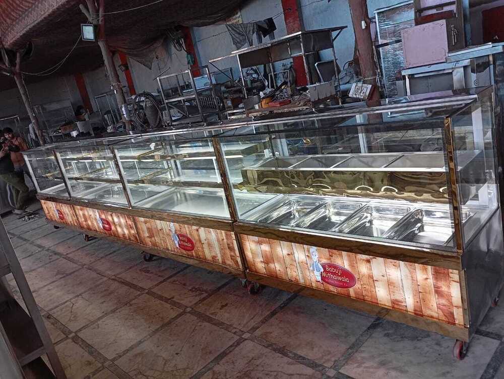 Sweet And Cake Display Counters - Color: Silver
