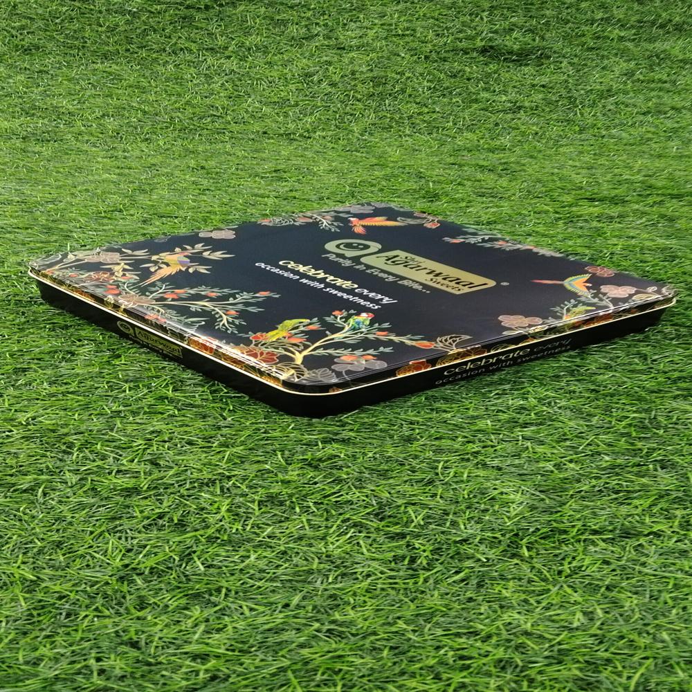 Sweet pack tin container