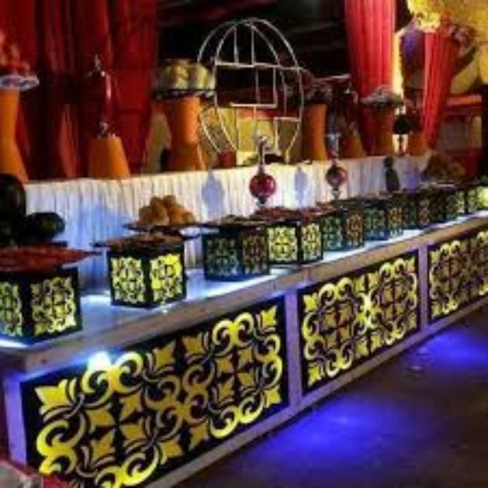 The Golden Lattice Buffet Counter