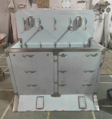 Foot Operated Scrub Sink For Hospital - Feature: High Quality