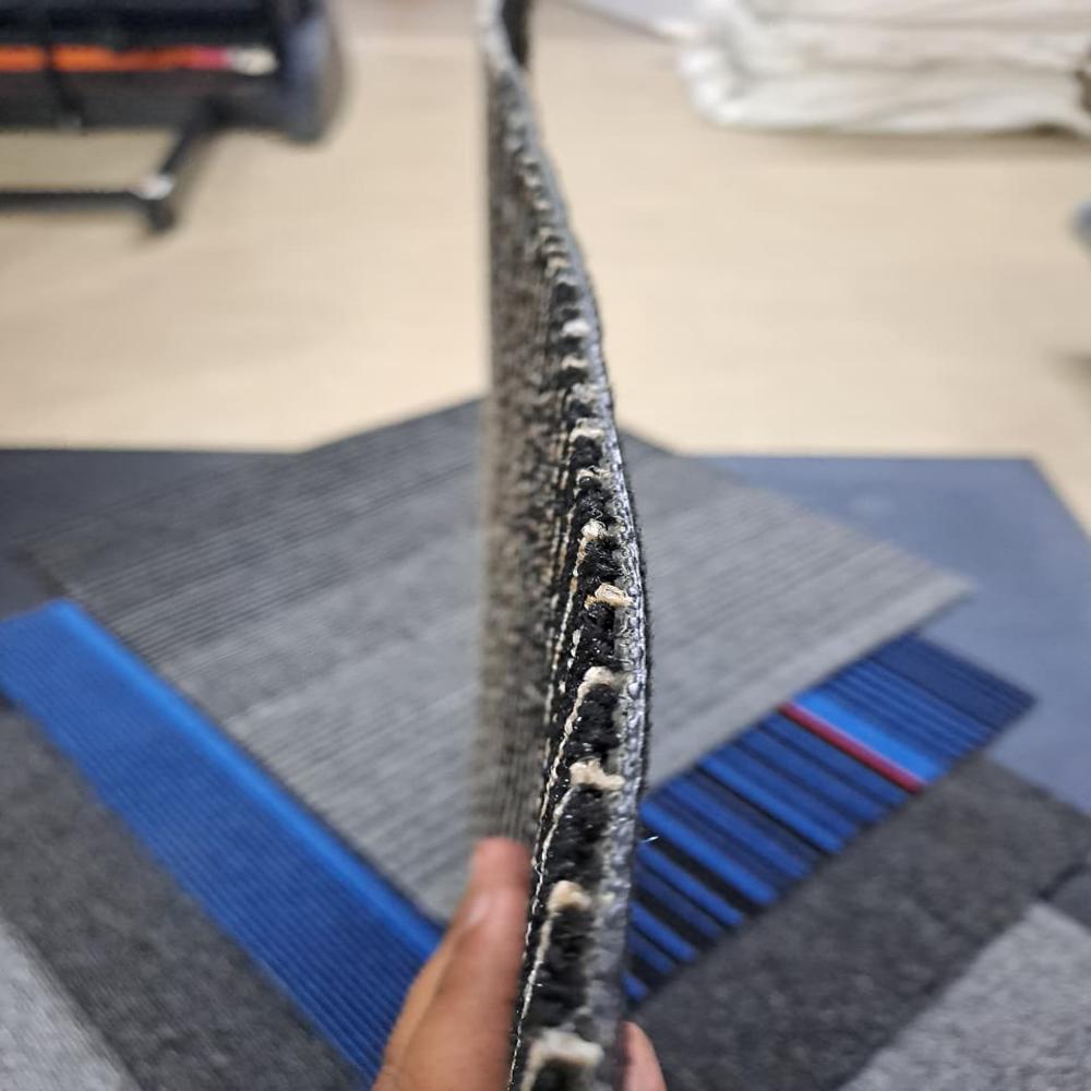 Carpet Tiles - Power Source: Manual