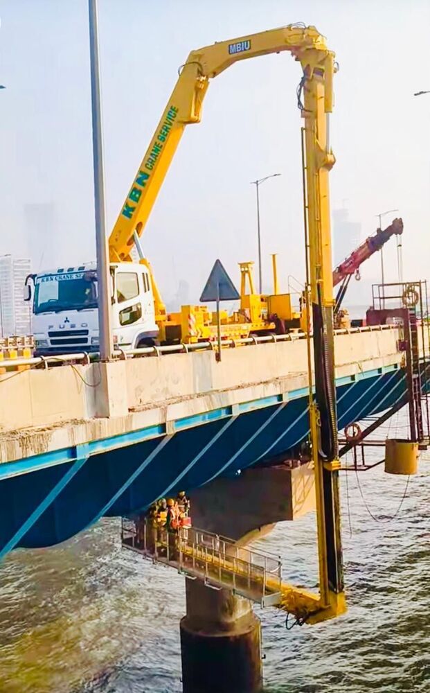 Snooper Truck Crane - Application: Construction