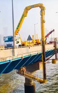 Snooper Truck Crane