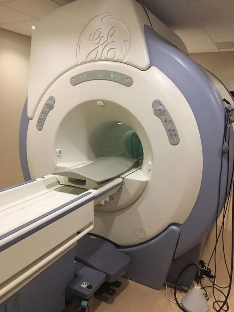 Pre Owned GE 450W 1.5T MRI Scan Machine