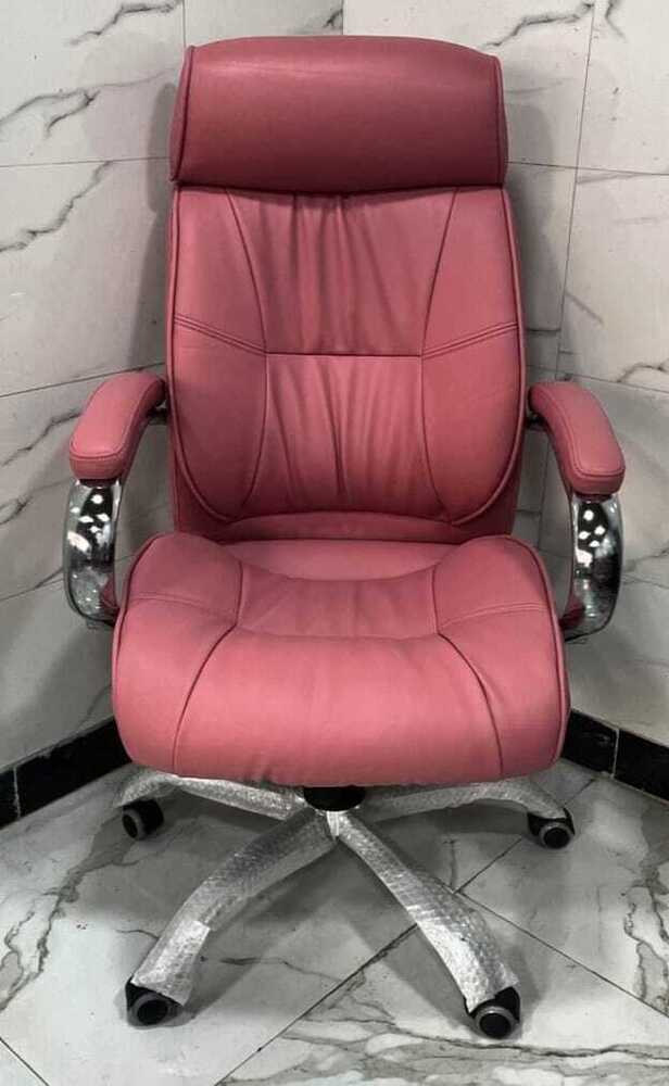 Tycon Chair - Color: Brown And Silver