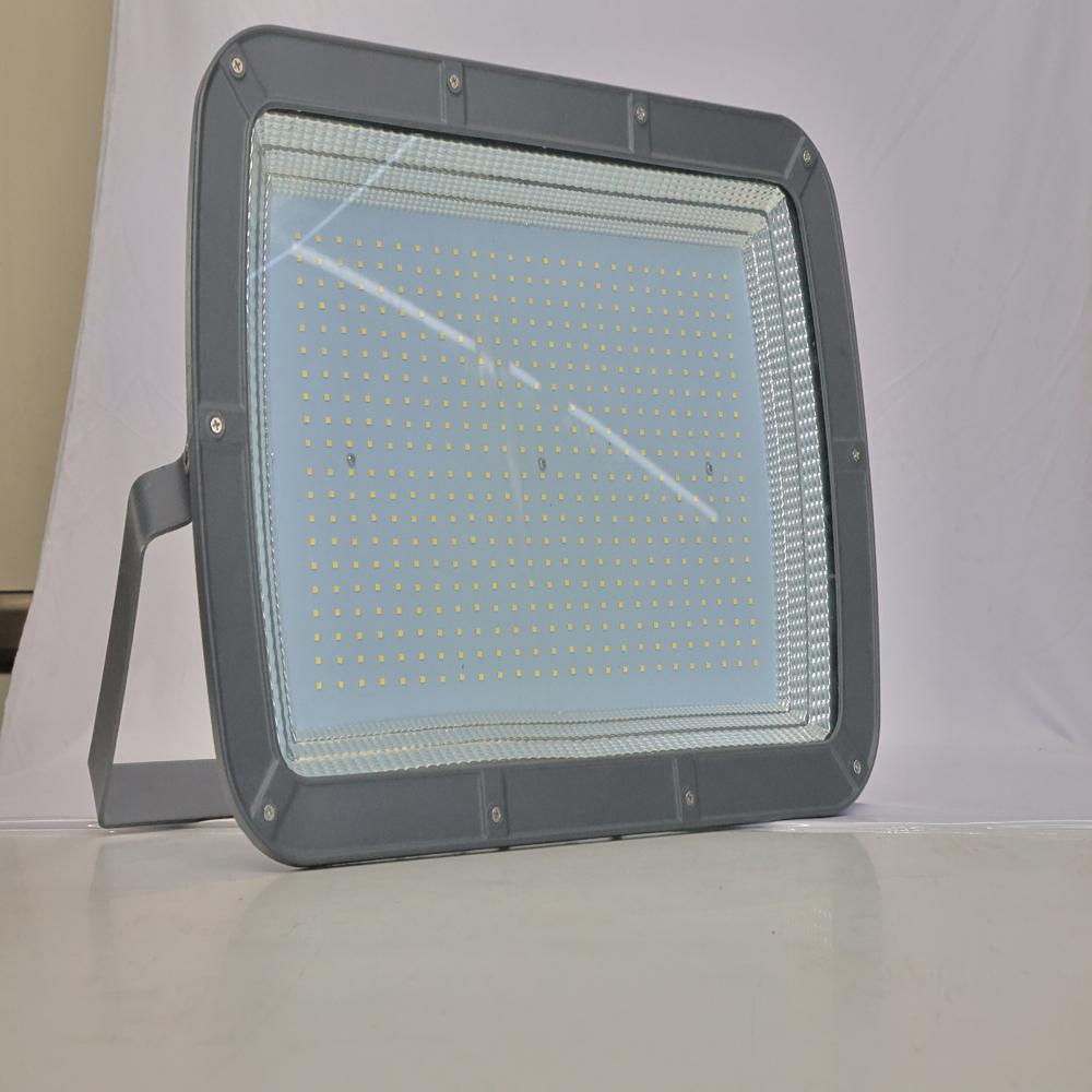Led Flood Light - Nile 500w - Application: Outdoor And Indoor