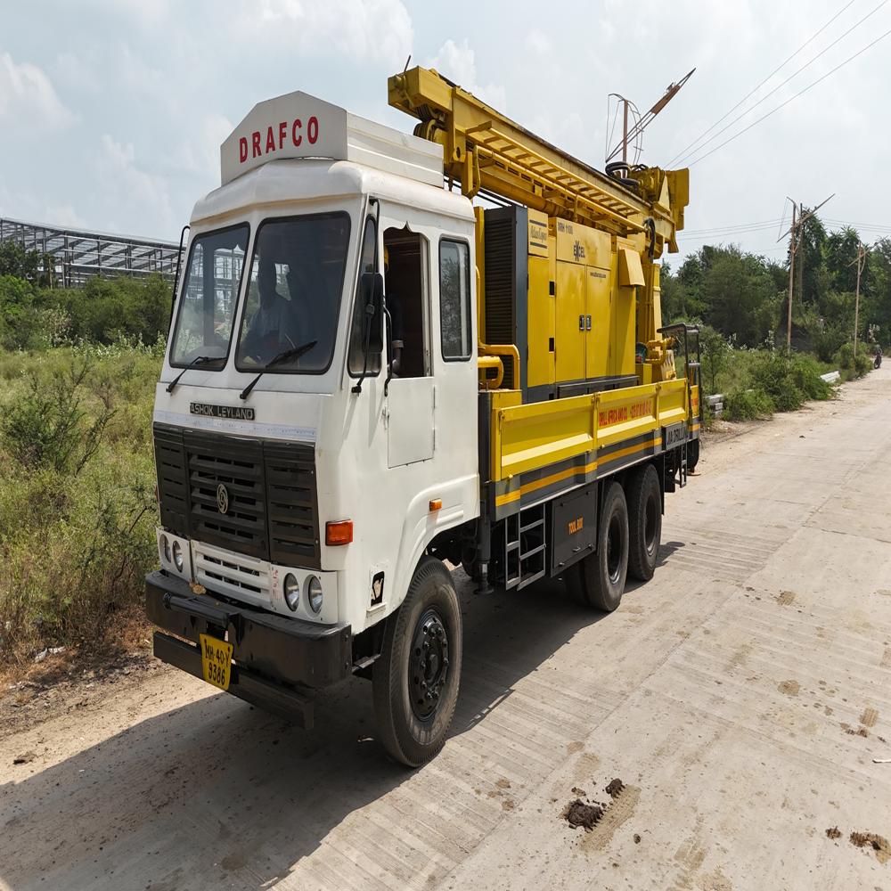 Solid 30 Truck Mounted Dthr Water Well Drilling Rig - Color: Orange