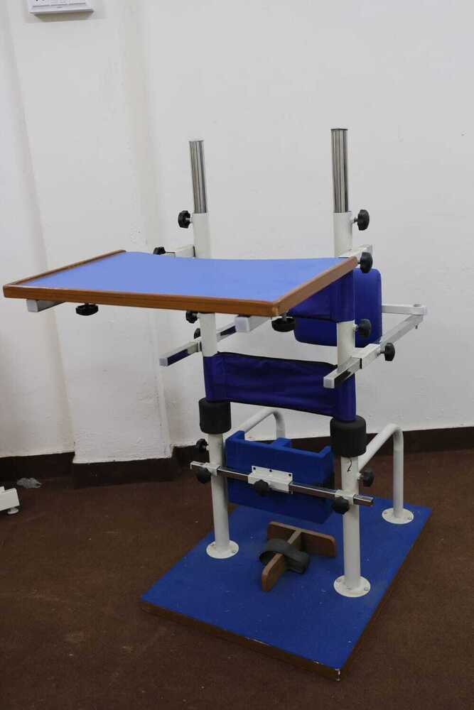 Adjustable Metalic Standing Frame Child with Wooden Base