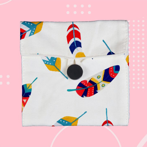 1033 Three Pocket Pouch - Color: Multicolor