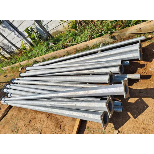 Octagonal Street Light Pole - Color: Silver