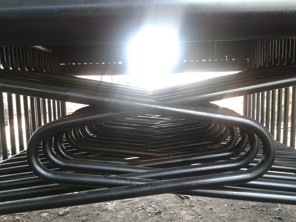 Bed Tube - Color: Black