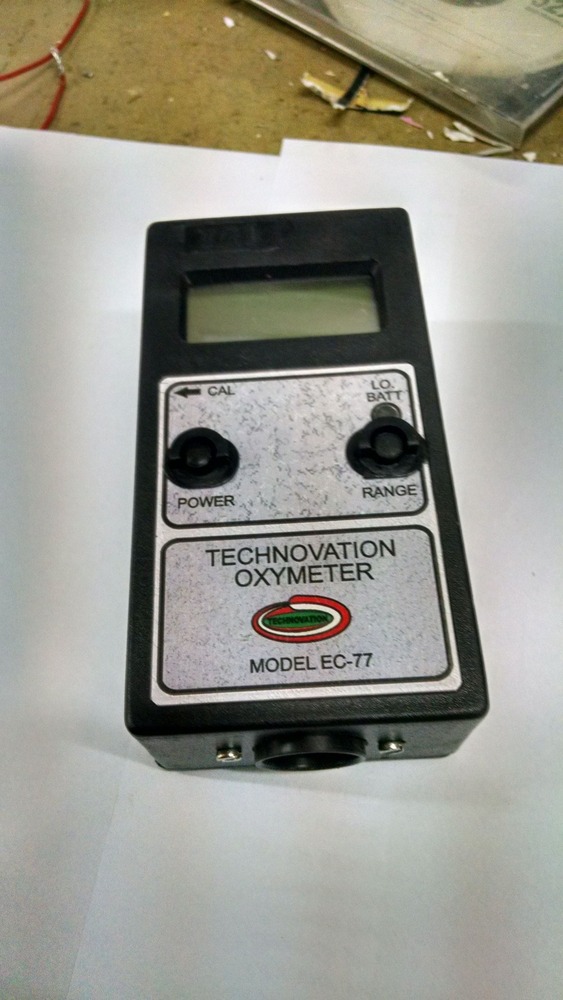 Sr-ec 7 & 77( Oxygen Portable Analyser) - Color: Black