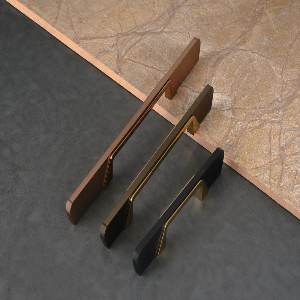 Aluminum Pull Handle - Color: Black/Gold