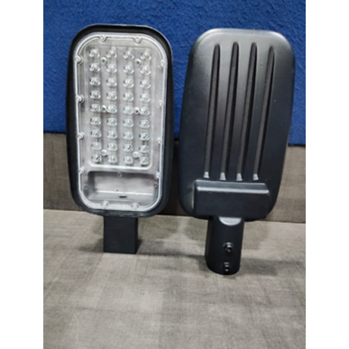 Cl-S L-302 Housing Lens Street Light - Color: Black