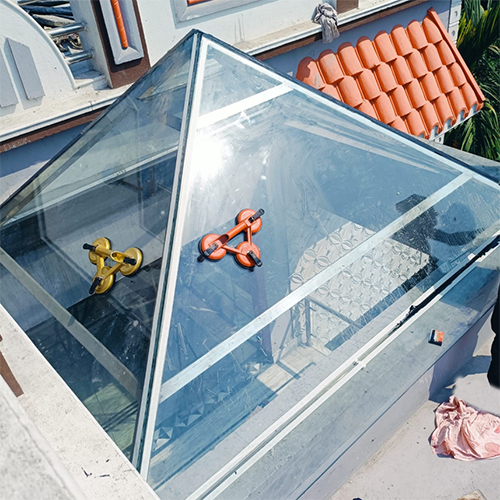 Glass Canopy - Color: Transparent
