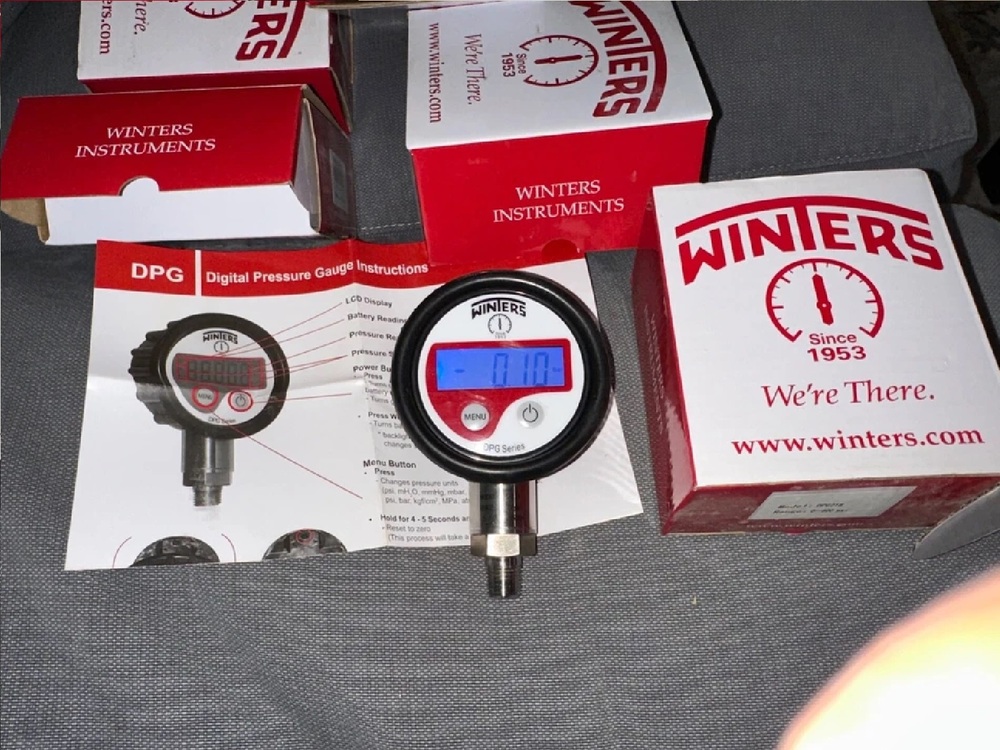 Winters Instruments Canada Digital Pressure Gauge MODEL DPG212 RANGE 0 To 30 PSI