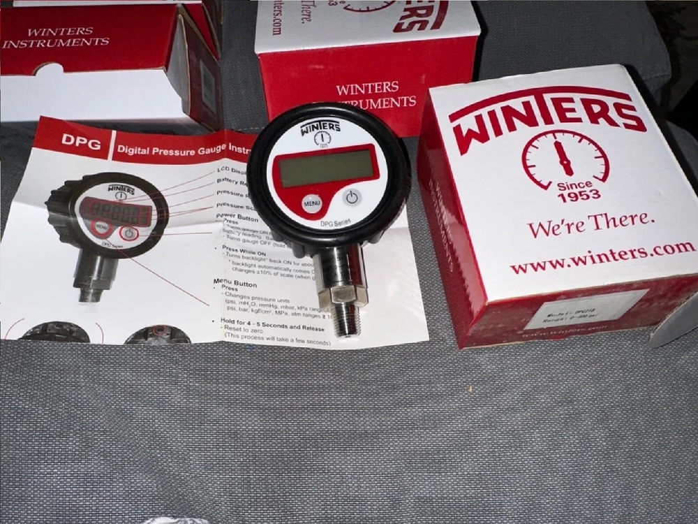 Winters Instruments Canada Digital Pressure Gauge MODEL DPG212 RANGE 0 To 30 PSI
