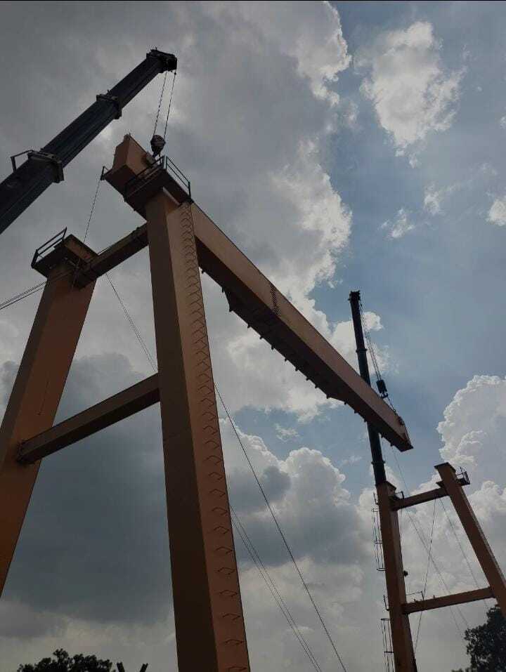 50 Ton Capacity Goliath Crane - Color: Yellow Paint Coated