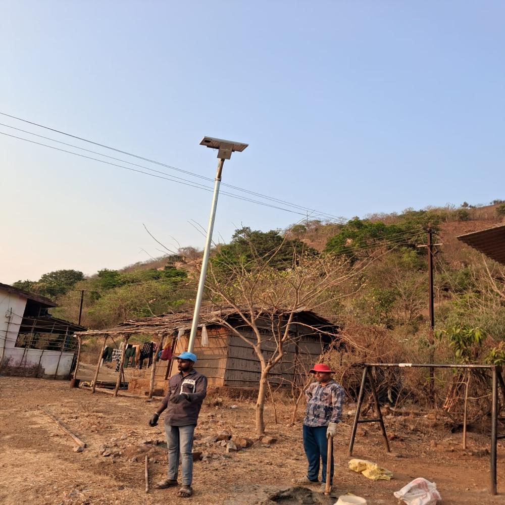 131 सजावटी गार्डन पोल