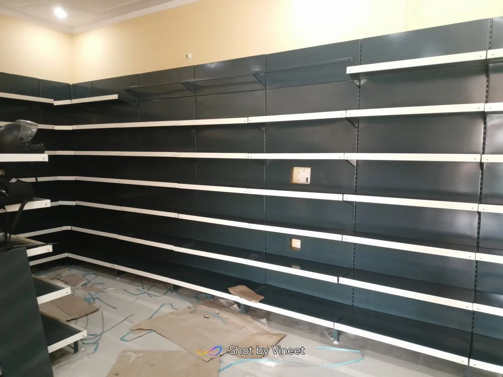 Display Rack With Wooden Strips - Capacity: Requirement Based Ltr