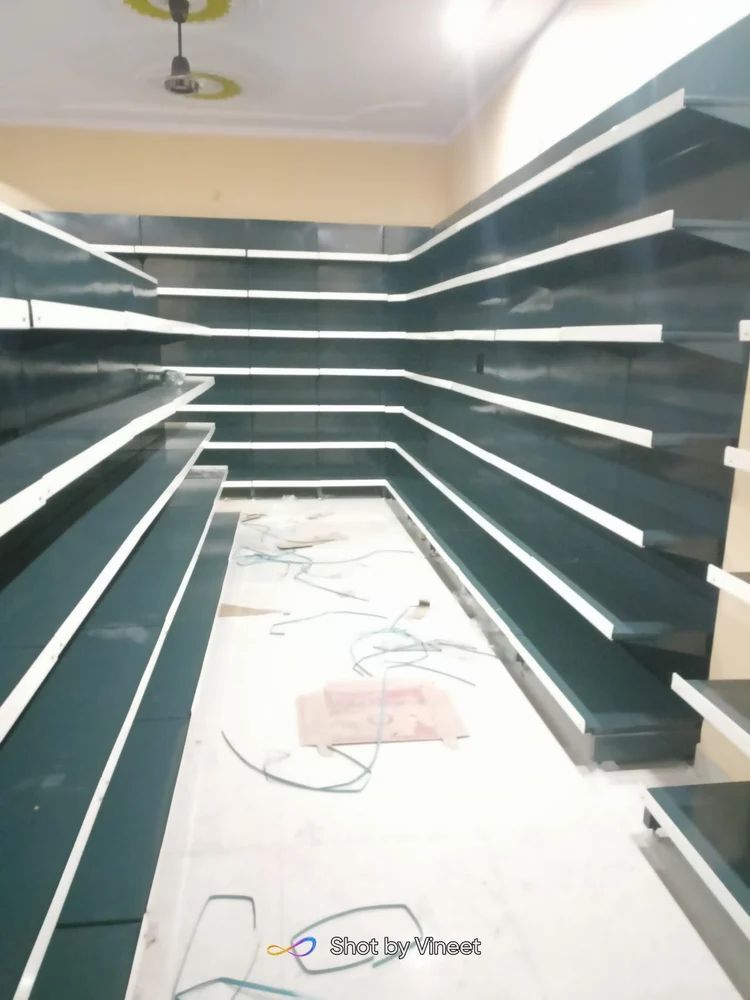 Display Rack With Wooden Strips - Capacity: Requirement Based Ltr